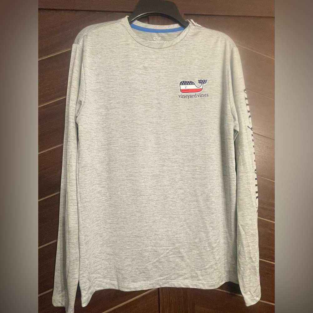 Vineyard Vines Men’s XS performance long sleeve shirt Stars and Stripes NWT